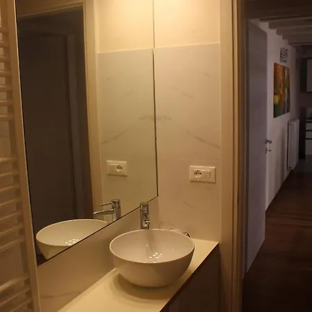 Nic House Apartment *