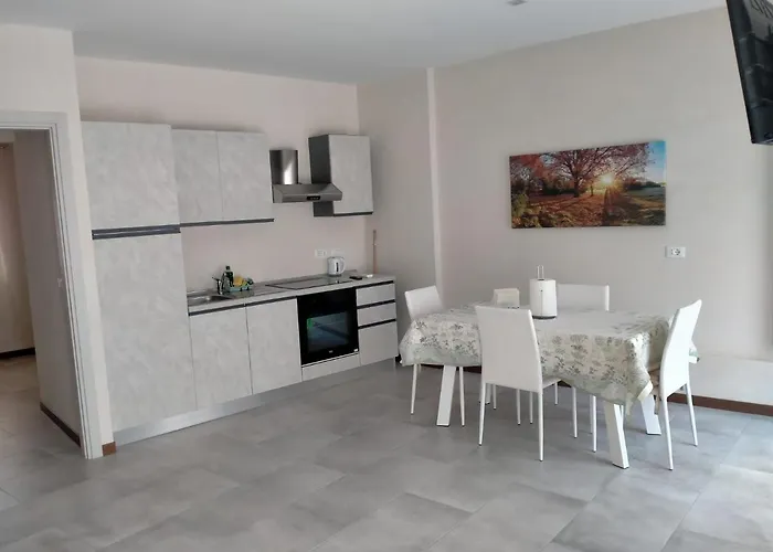 Nic House Apartament *
